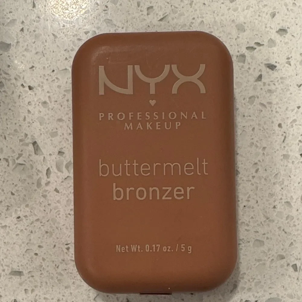 NYX Professional Makeup Buttermelt Bronzer in Rich Brown